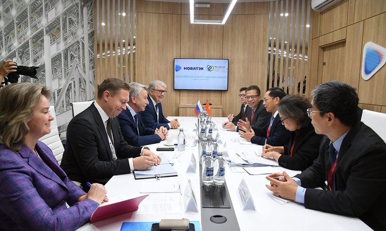 Việt Nam - Liên bang Nga nhất trí nghiên cứu mở rộng hợp tác trong các lĩnh vực năng lượng mới