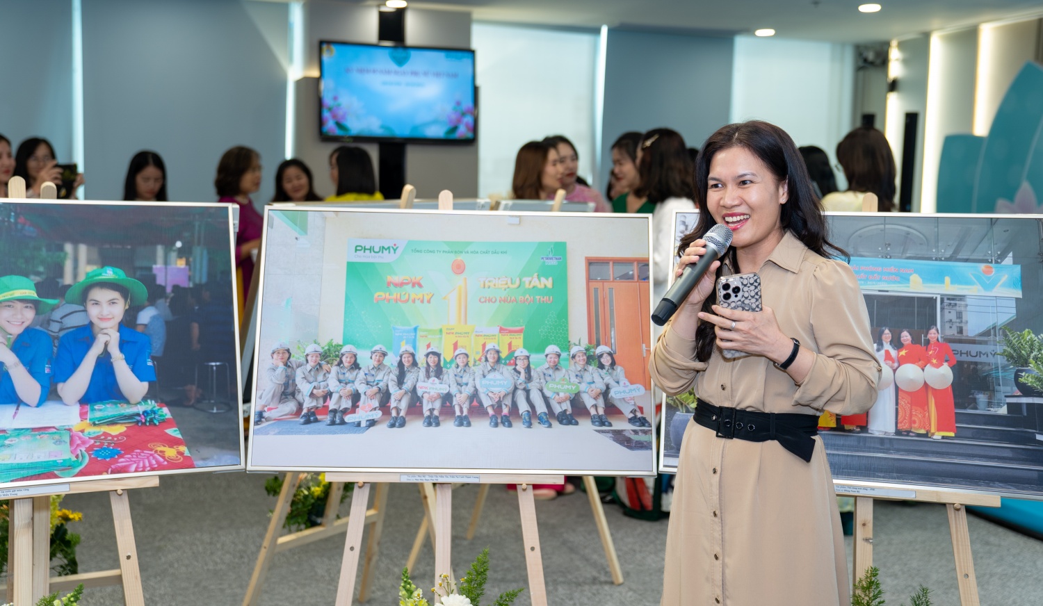 Công đoàn PVFCCo – Phú Mỹ tổ chức chương trình “Phú Mỹ - Tôi yêu” nhân ngày 20/10 Công đoàn PVFCCo – Phú Mỹ tổ chức chương trình “Phú Mỹ Tôi yêu” nhân ngày 20/10