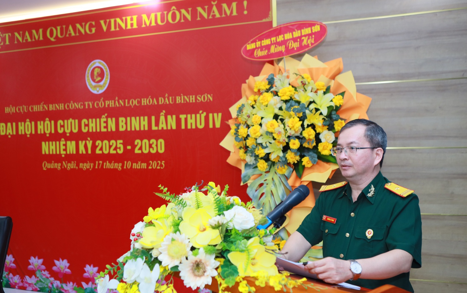 Đồng chí Khương Lê Thành – Chủ tịch Hội CCB, Thành viên HĐQT BSR báo cáo về kết quả hoạt động của Hội CCB BSR giai đoạn 2022 – 2025. Đồng chí Khương Lê Thành – Chủ tịch Hội CCB, Thành viên HĐQT BSR báo cáo về kết quả hoạt động của Hội CCB BSR giai đoạn 2022 – 2025.