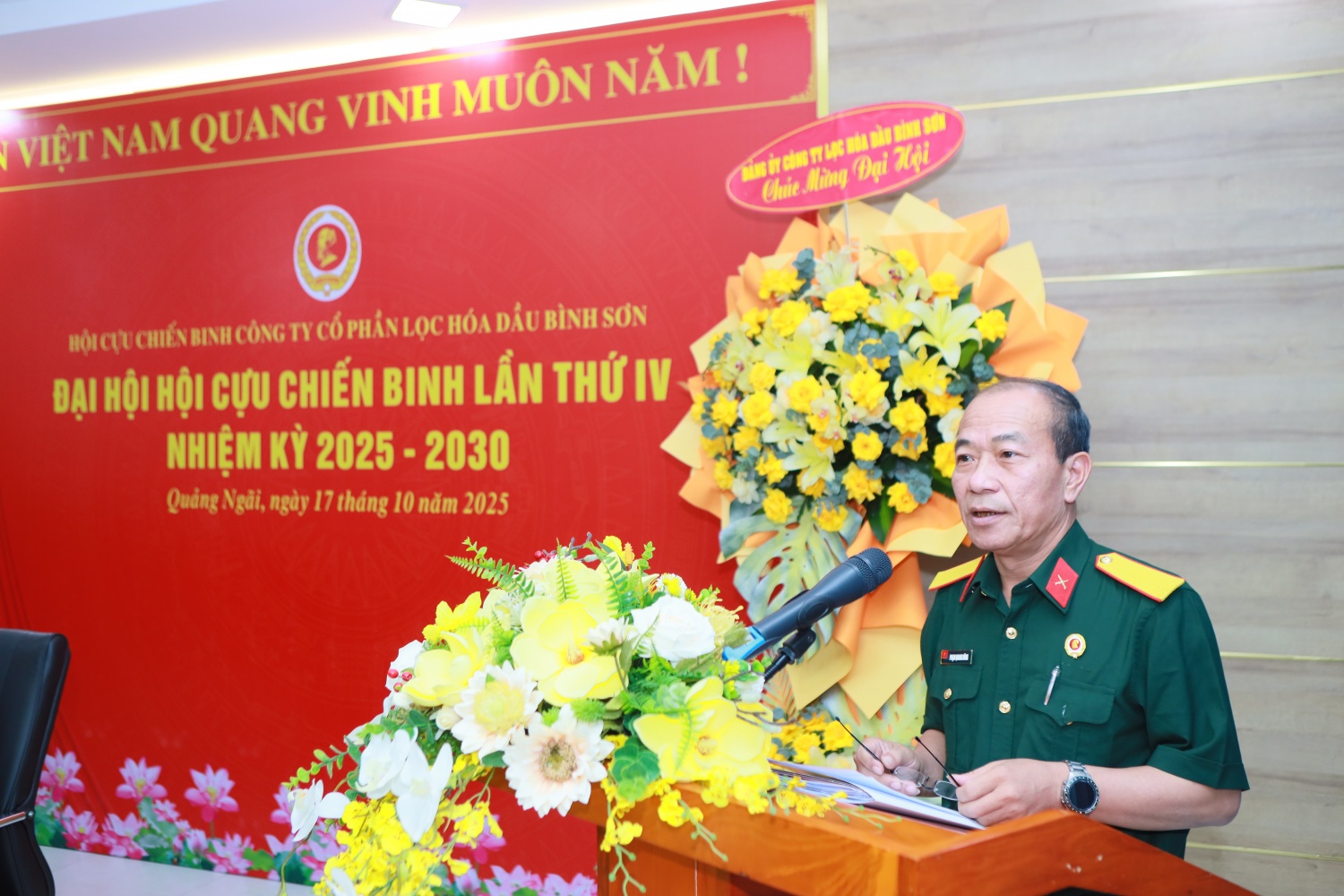 Đồng chí Phạm Quang Dũng - Chủ tịch Hội CCB Petrovietnam nhấn mạnh về phẩm chất “Bộ đội Cụ Hồ” trong các hoạt động của Hội CCB BSR. Đồng chí Phạm Quang Dũng - Chủ tịch Hội CCB Petrovietnam nhấn mạnh về phẩm chất “Bộ đội Cụ Hồ” trong các hoạt động của Hội CCB BSR.