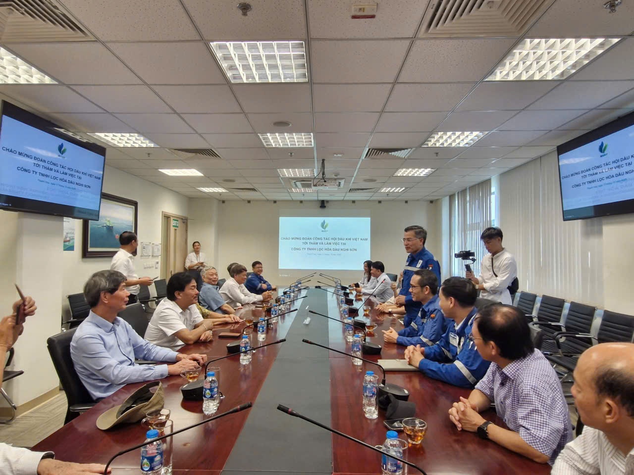 Chi bộ Cơ quan Hội Dầu khí Việt Nam tổ chức hành trình về nguồn tại Thanh Hóa Chi bộ Cơ quan Hội Dầu khí Việt Nam tổ chức hành trình về nguồn tại Thanh Hóa