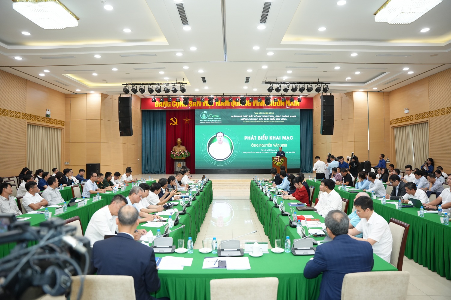 Chuyển đổi năng lượng trong giao thông: Đến năm 2030, nhiên liệu sinh học và điện sẽ chiếm ưu thế