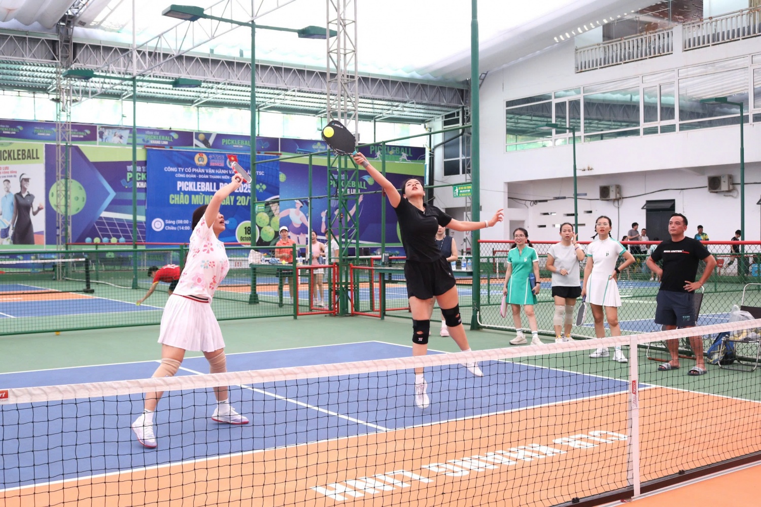 Sôi nổi giải Pickleball POS 2025 - Chào mừng Ngày Phụ nữ Việt Nam 20/10