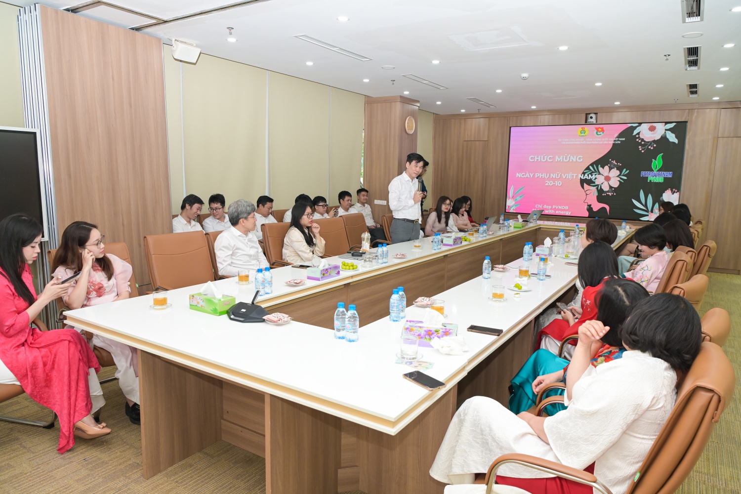 Toàn cảnh buổi gặp mặt