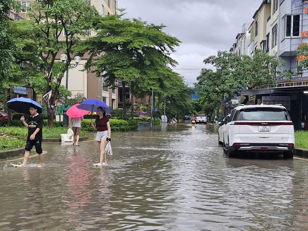 Chủ động, quyết liệt ứng phó với bão số 12 và mưa lũ lớn