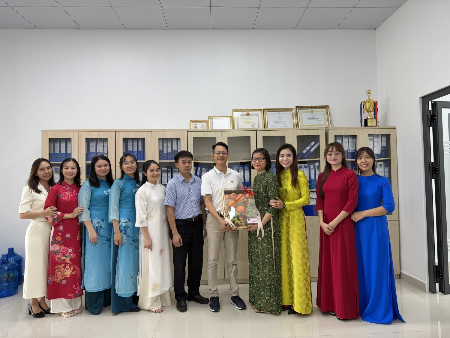 Ban lãnh đạo PVCFC tri ân nữ cbcnv nhân Ngày Phụ nữ Việt Nam 20/10 PVCFC tri ân nữ CBCNV nhân Ngày Phụ nữ Việt Nam 20/10