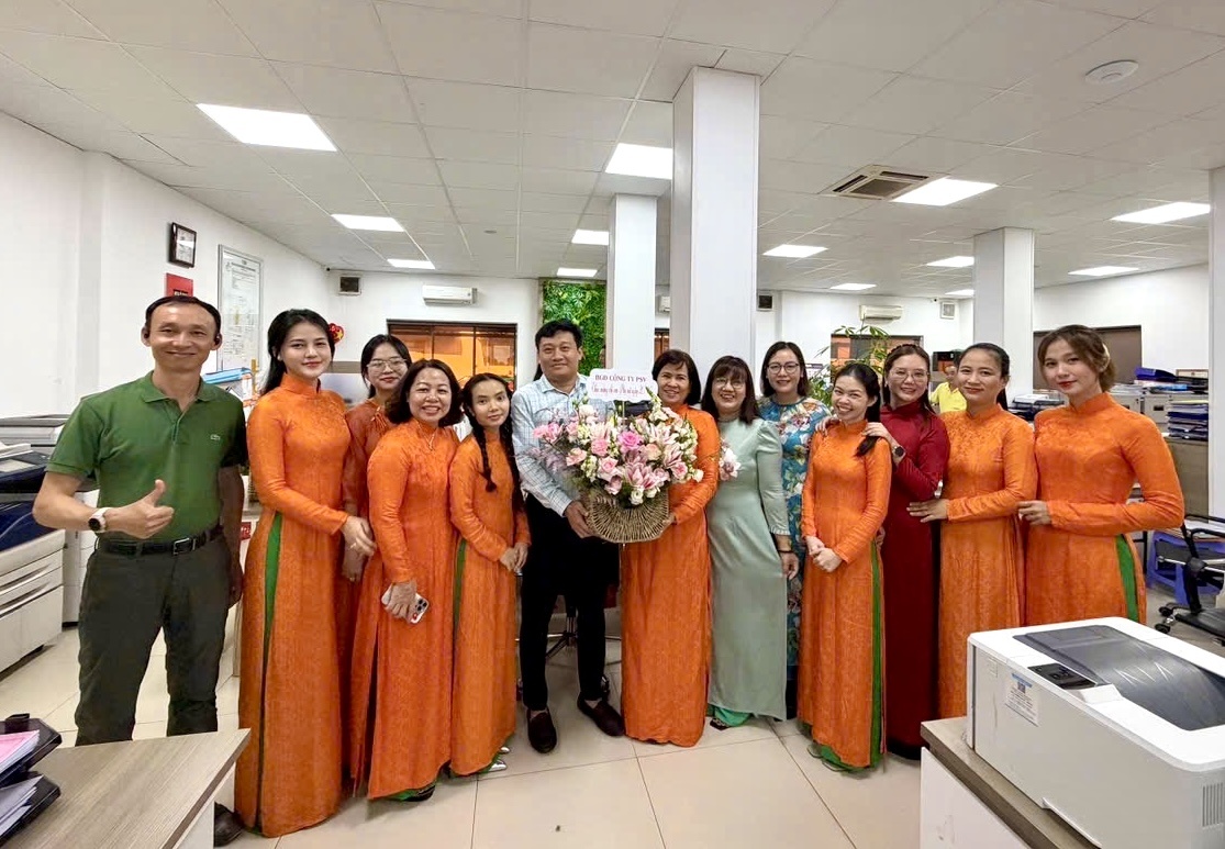 PETROSETCO tôn vinh nữ CBCNV nhân dịp 20/10