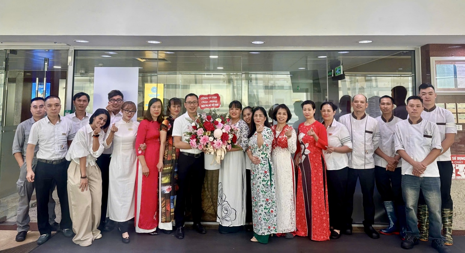 PETROSETCO tôn vinh nữ CBCNV nhân dịp 20/10