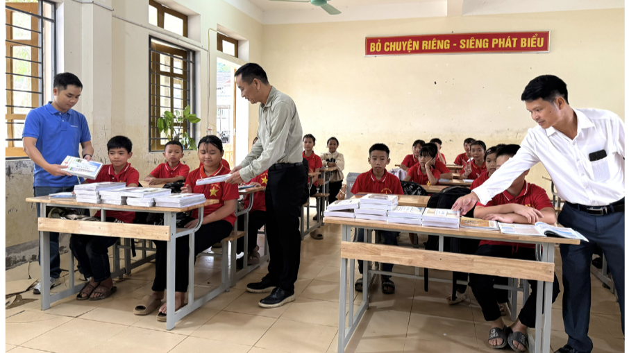 PETROSETCO chung tay sẻ chia cùng đồng bào vùng bão lũ