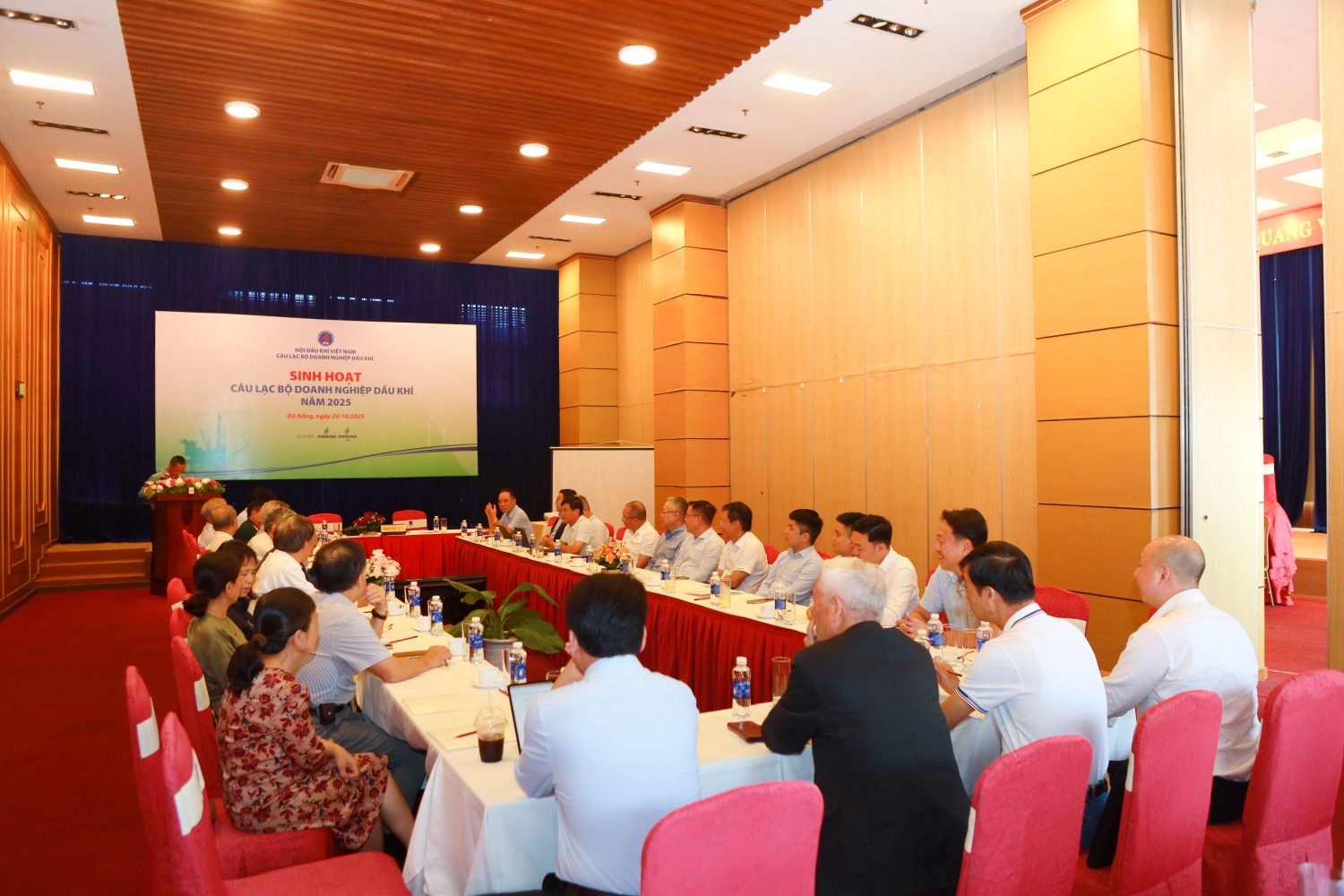 Toàn cảnh kỳ sinh hoạt CLB Doanh nghiệp Dầu khí năm 2025. Toàn cảnh kỳ sinh hoạt CLB Doanh nghiệp Dầu khí năm 2025.