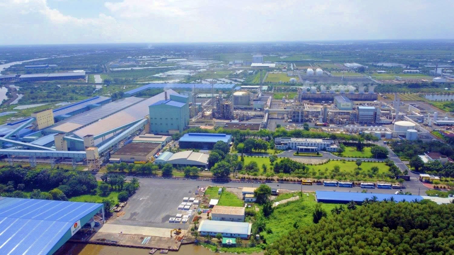 Đội trưởng Trương Phương Nam - Người giữ nhịp vận hành ổn định cho Nhà máy Đạm Cà Mau Đội trưởng Trương Phương Nam - Người giữ nhịp vận hành ổn định cho Nhà máy Đạm Cà Mau