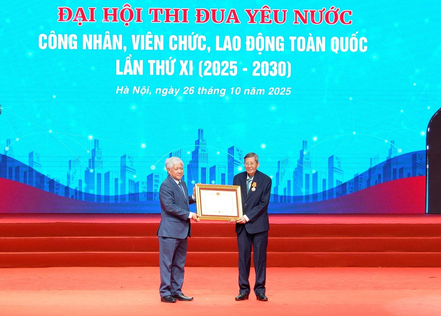 Công đoàn Petrovietnam vinh dự được tuyên dương tại Đại hội Thi đua yêu nước lần thứ XI