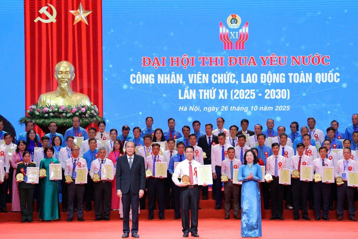 Công đoàn Petrovietnam vinh dự được tuyên dương tại Đại hội Thi đua yêu nước lần thứ XI