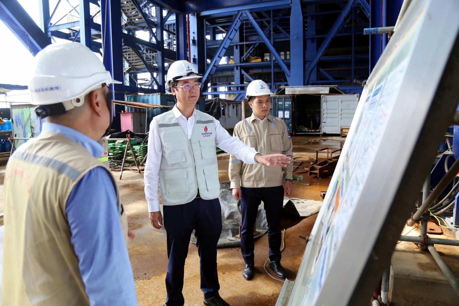 Công đoàn Petrovietnam phát động thi đua với 08 mốc tiến độ: Quyết tâm hoàn thành Dự án Nhà máy Nhiệt điện Long Phú 1 trong năm 2027