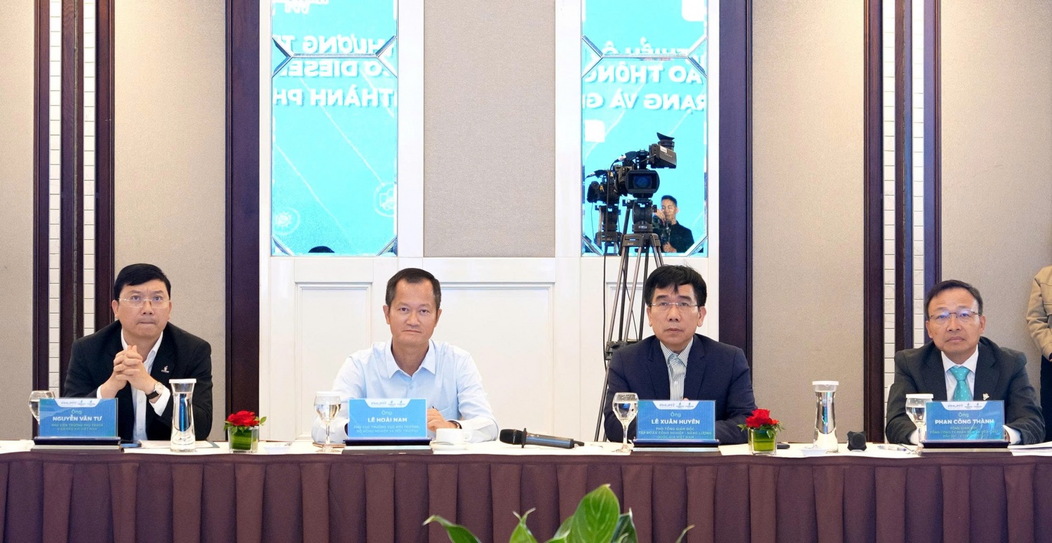 DEF - Phú Mỹ Xanh: Góp phần thúc đẩy chuyển đổi xanh trong lĩnh vực vận tải DEF - Phú Mỹ Xanh: Góp phần thúc đẩy chuyển đổi xanh trong lĩnh vực vận tải