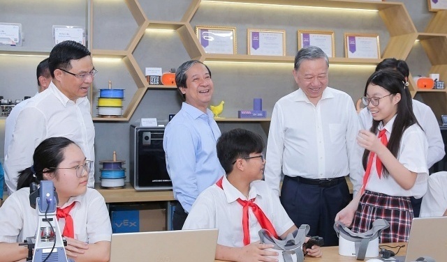 "Tôi rất ấn tượng khi Petrovietnam coi giáo dục - tri thức - công nghệ là nền tảng phát triển bền vững"