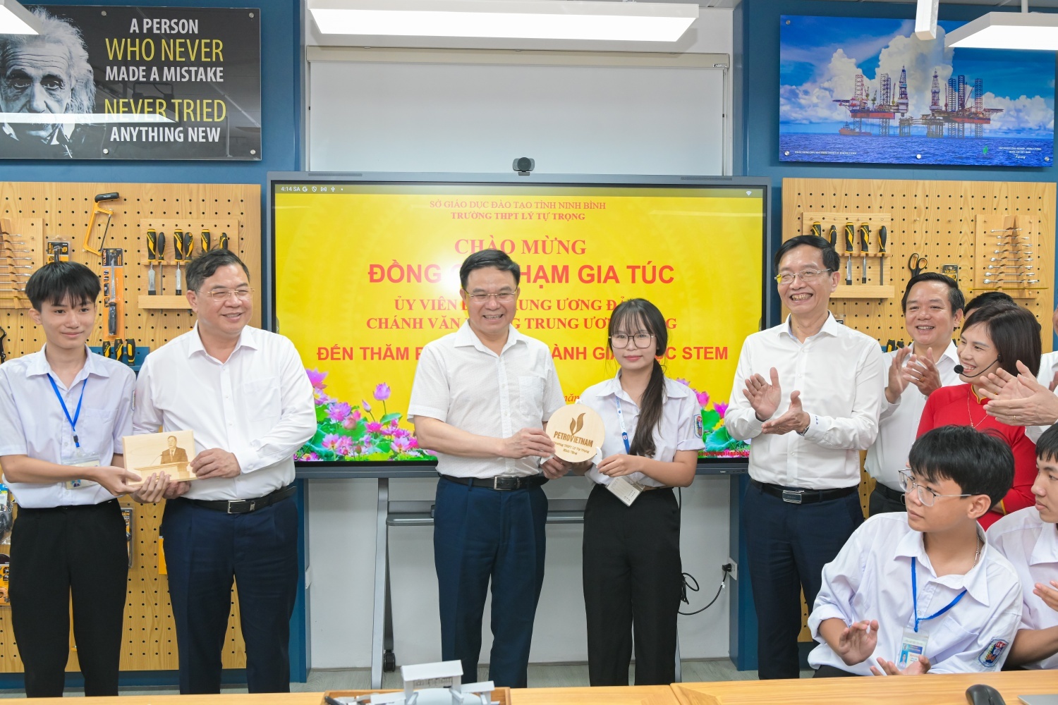 Tôi rất ấn tượng khi Petrovietnam coi giáo dục - tri thức - công nghệ là nền tảng phát triển bền vững