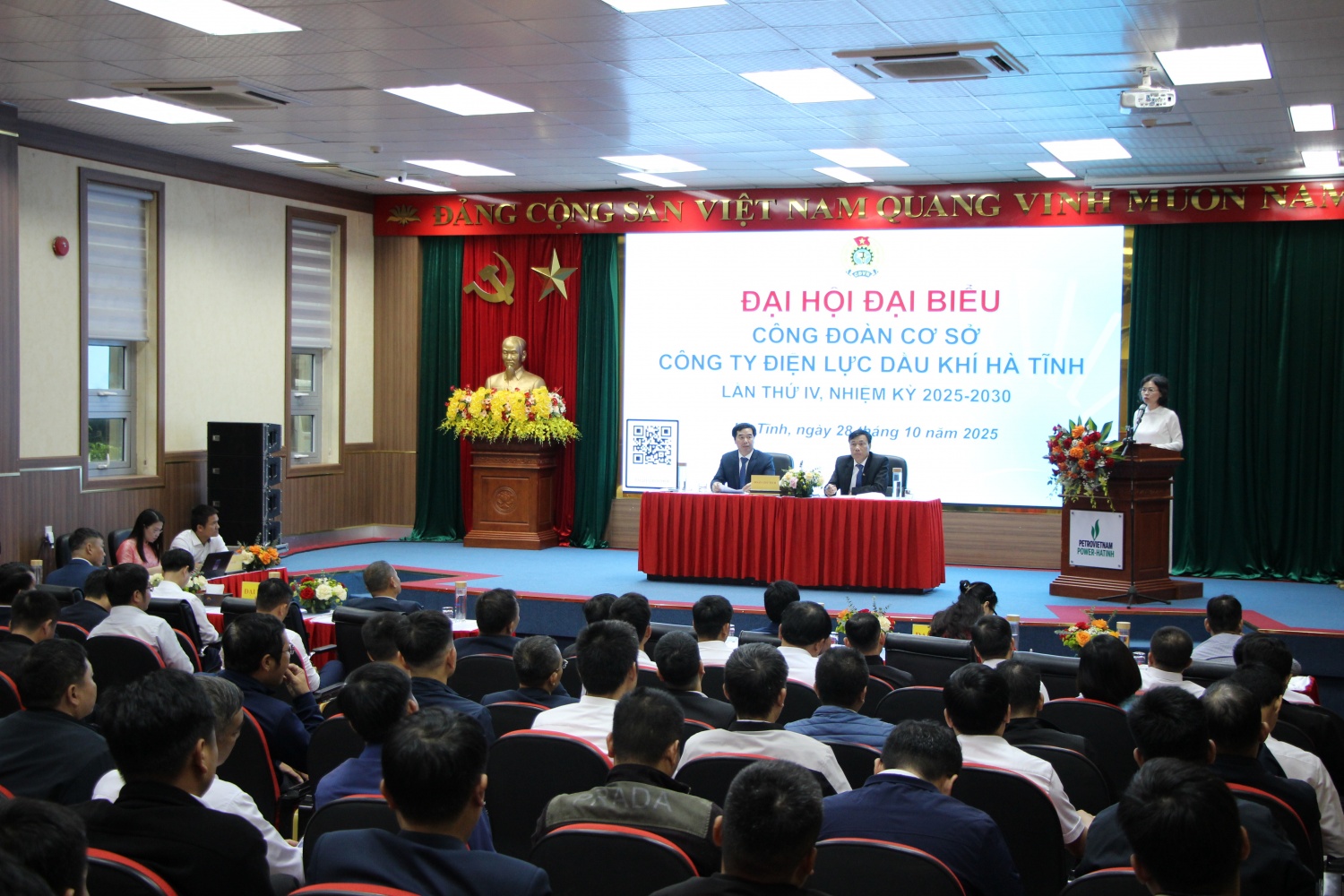 Đại hội lần IV khẳng định tinh thần đoàn kết, đổi mới và chăm lo thiết thực cho người lao động.