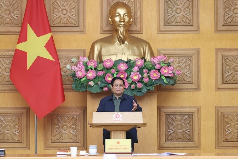 Thủ tướng: Bằng mọi biện pháp phải tiếp tế cho người dân tại những nơi bị cô lập do mưa lũ miền Trung