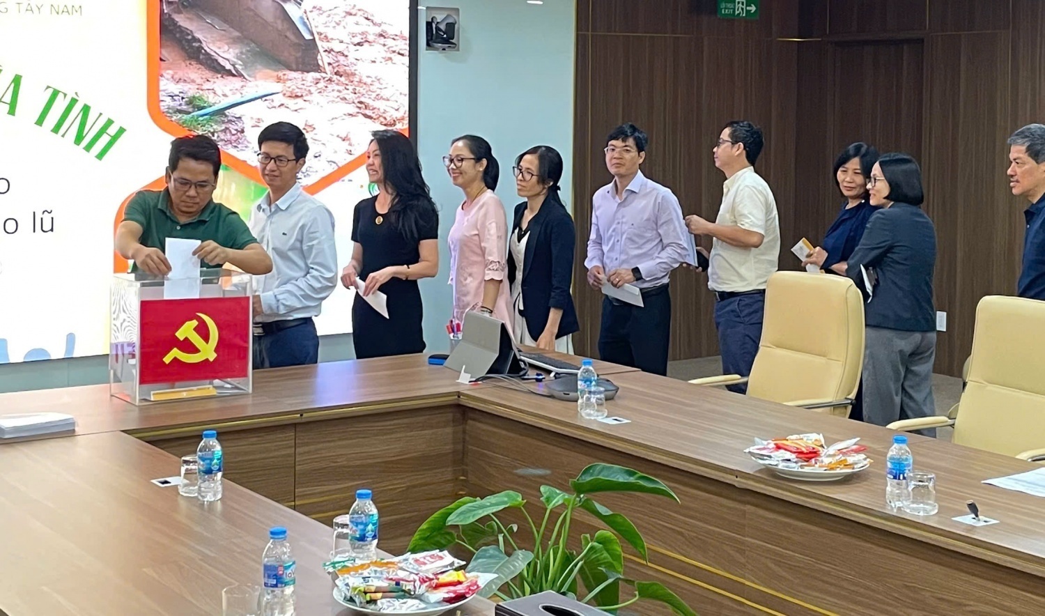 Petrovietnam lan toả “Nghĩa tình đong đầy” hướng về đồng bào vùng bão lũ Petrovietnam lan toả “Nghĩa tình đong đầy” hướng về đồng bào vùng bão lũ