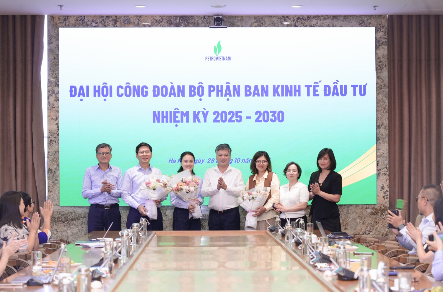 Đổi mới phương thức hoạt động, phát huy tinh thần đoàn kết, xây dựng Công đoàn vững mạnh