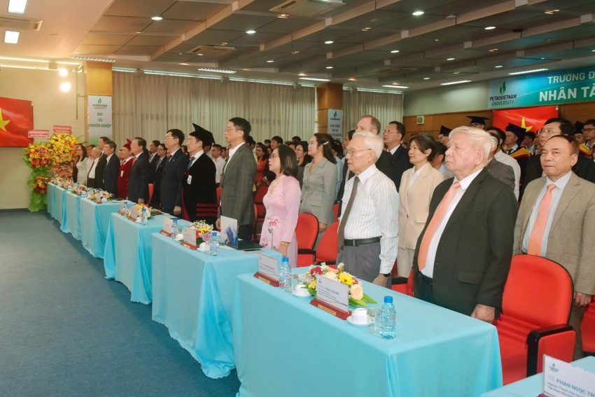 PVU long trọng tổ chức Lễ khai giảng năm học mới 2025-2026 và trao bằng tốt nghiệp 2025