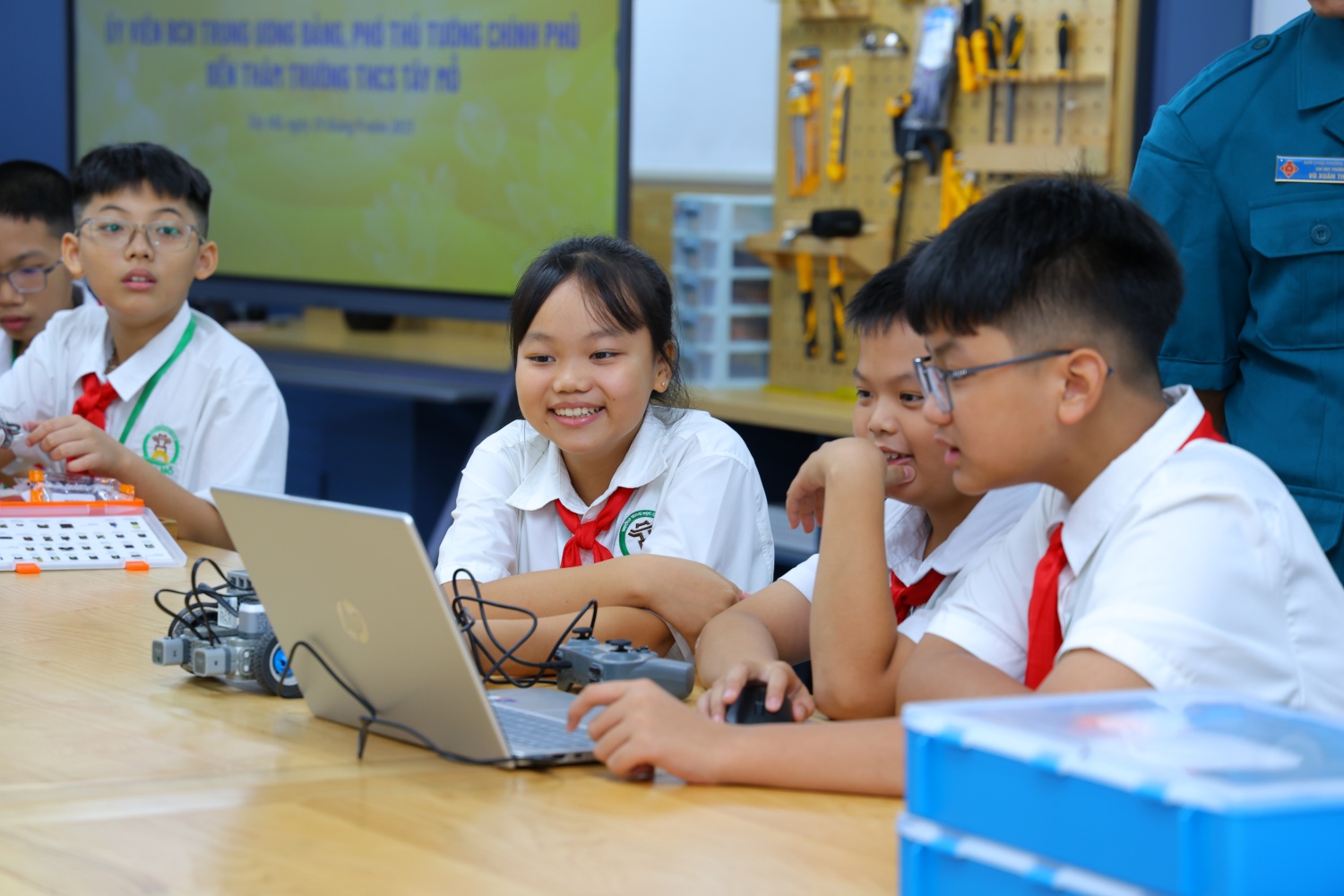 Lan tỏa tinh thần đổi mới sáng tạo từ chương trình “STEM Innovation Petrovietnam” Lan tỏa tinh thần đổi mới sáng tạo từ chương trình “STEM Innovation Petrovietnam”
