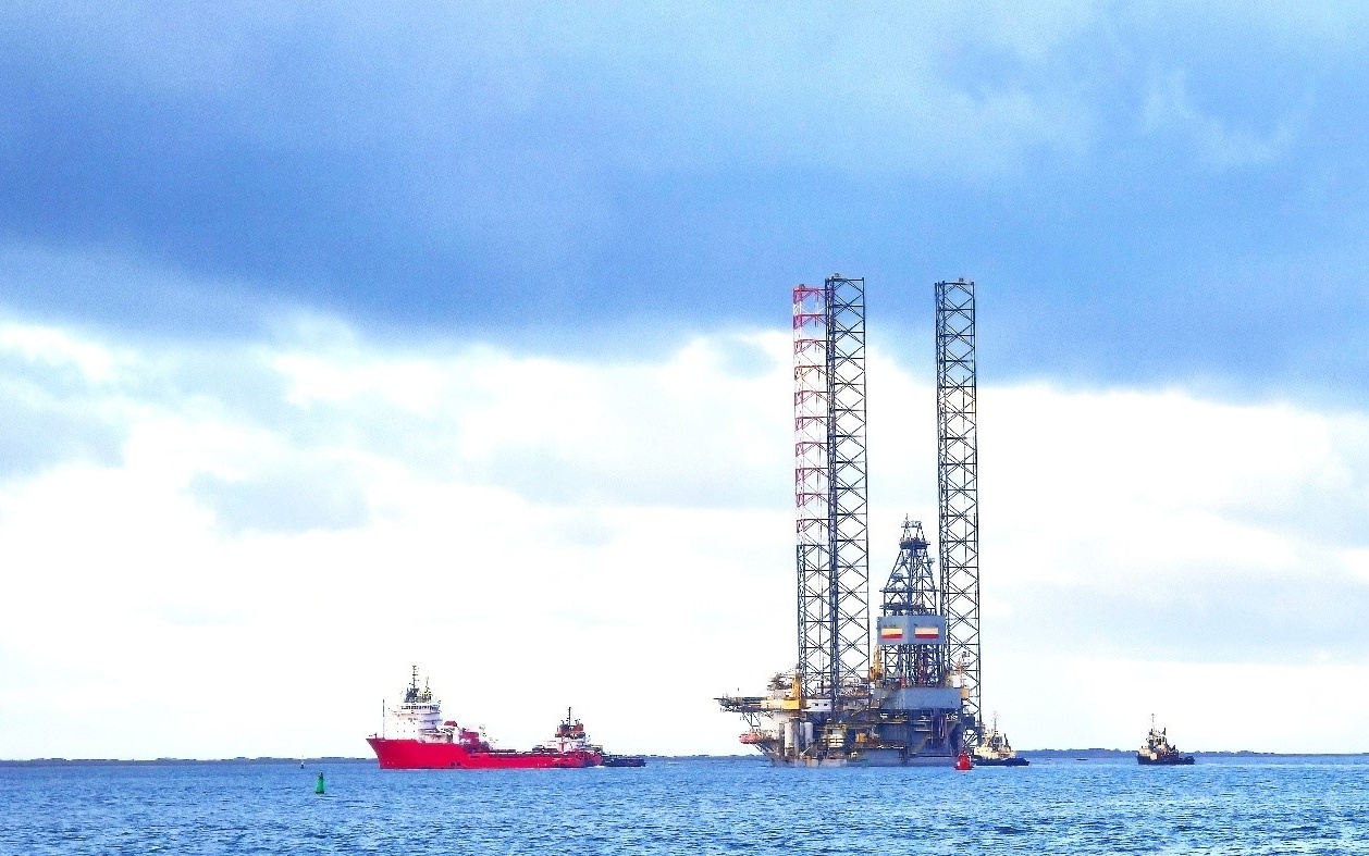 Giàn khoan PV DRILLING IX bắt đầu hành trình về Việt Nam