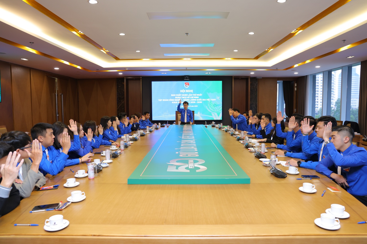 Tuổi trẻ Petrovietnam sẵn sàng là lực lượng mở đường cho hành trình kiến tạo năng lượng quốc gia Tuổi trẻ Petrovietnam sẵn sàng là lực lượng mở đường cho hành trình kiến tạo năng lượng quốc gia