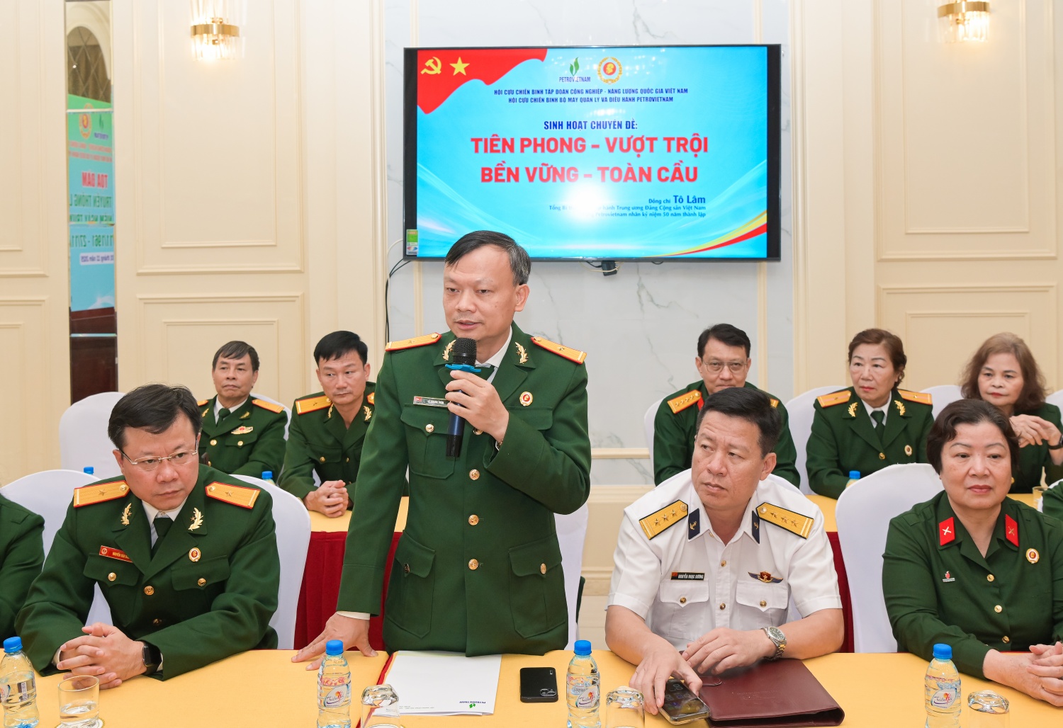 Hội CCB BMQL&ĐH Petrovietnam tổ chức sinh hoạt chuyên đề “Tiên phong - Vượt trội - Bền vững - Toàn cầu”