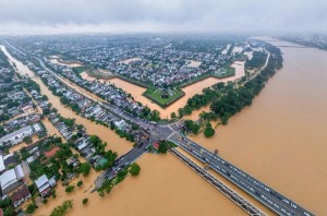 Lý giải nguyên nhân mưa bão dồn dập đổ bộ miền Trung vào cuối năm 2025