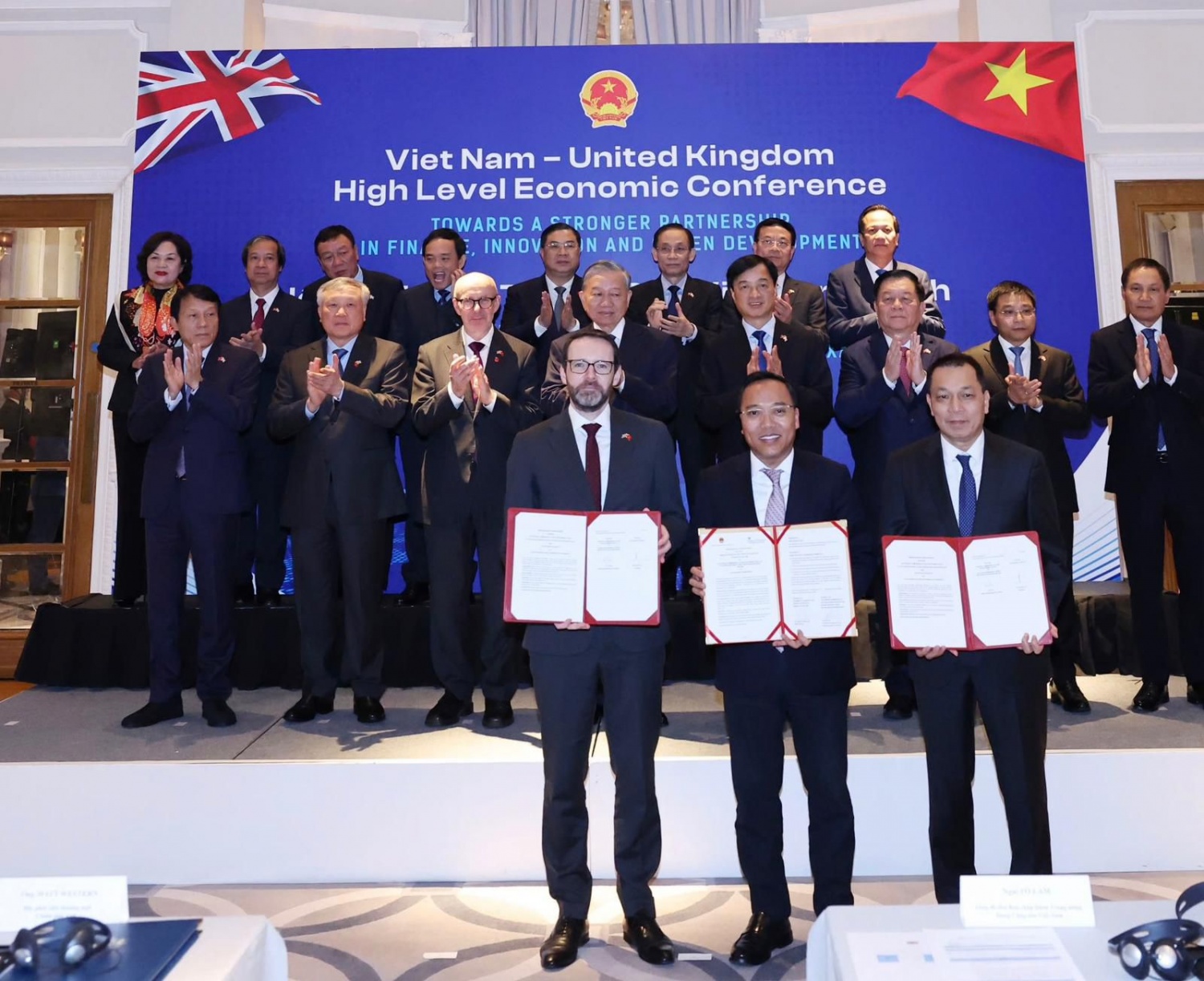 Hợp tác xây dựng mô hình Trung tâm công nghệ cao điện gió ngoài khơi