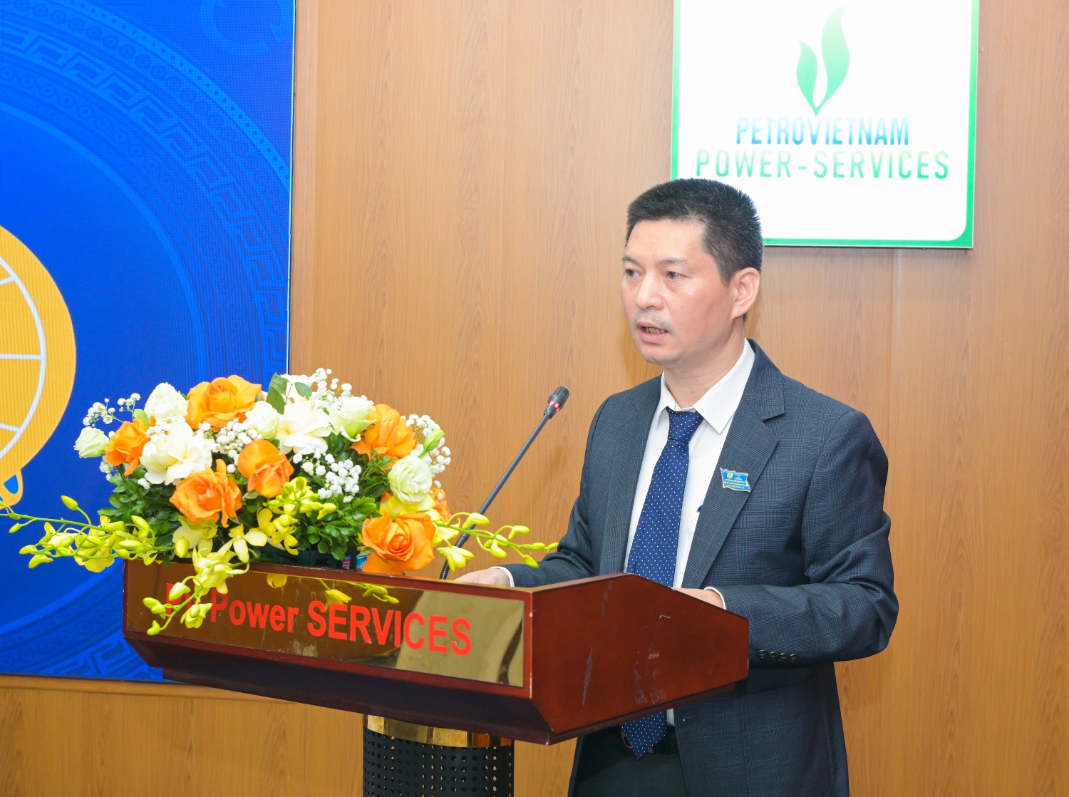 Đồng chí Kim Ngọc Quang, Phó Chủ tịch Công đoàn PVPS trình bày báo cáo tổng kết hoạt động Công đoàn nhiệm kỳ 2023–2025 và phương hướng, mục tiêu, nhiệm vụ nhiệm kỳ 2025–2030