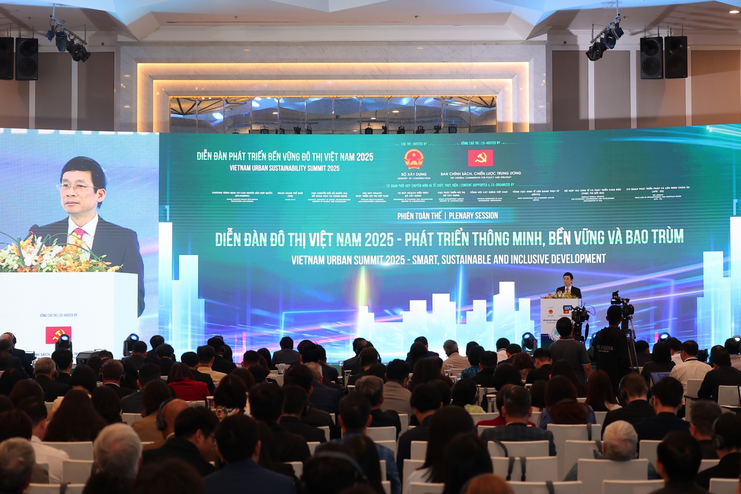 Xây dựng đô thị Việt Nam: Không chỉ thêm mới, mà phải 