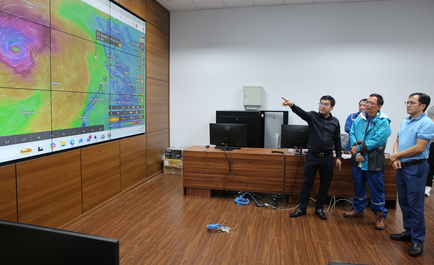 BSR đặt mục tiêu đảm bảo an toàn cho con người và vận hành nhà máy trước bão số 13 BSR đặt mục tiêu đảm bảo an toàn cho con người và vận hành nhà máy trước bão số 13