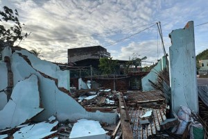 [Chùm ảnh] Các địa phương thiệt hại nặng nề sau bão Kalmaegi