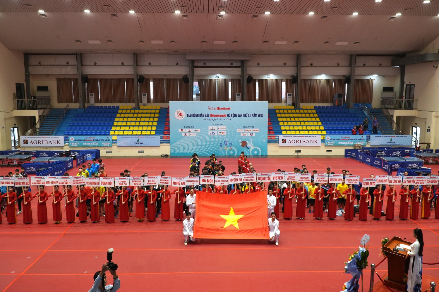 Petrovietnam tham gia tranh tài tại Giải Bóng bàn Báo Hànộimới 2025