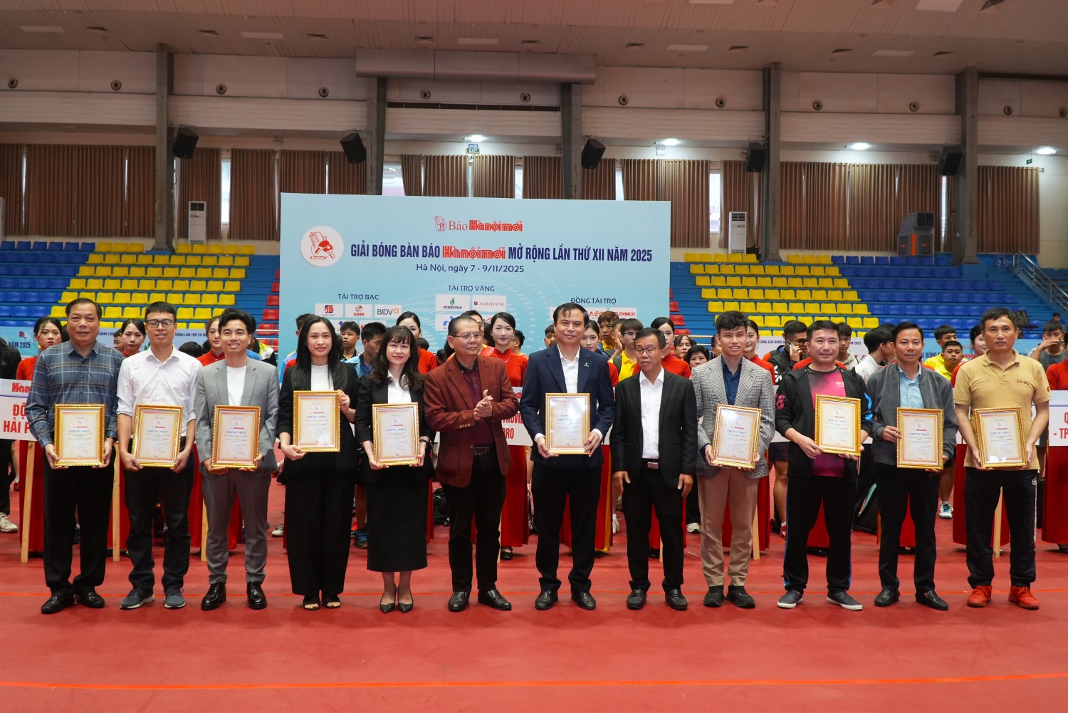 Petrovietnam tham gia tranh tài tại Giải Bóng bàn Báo Hànộimới 2025