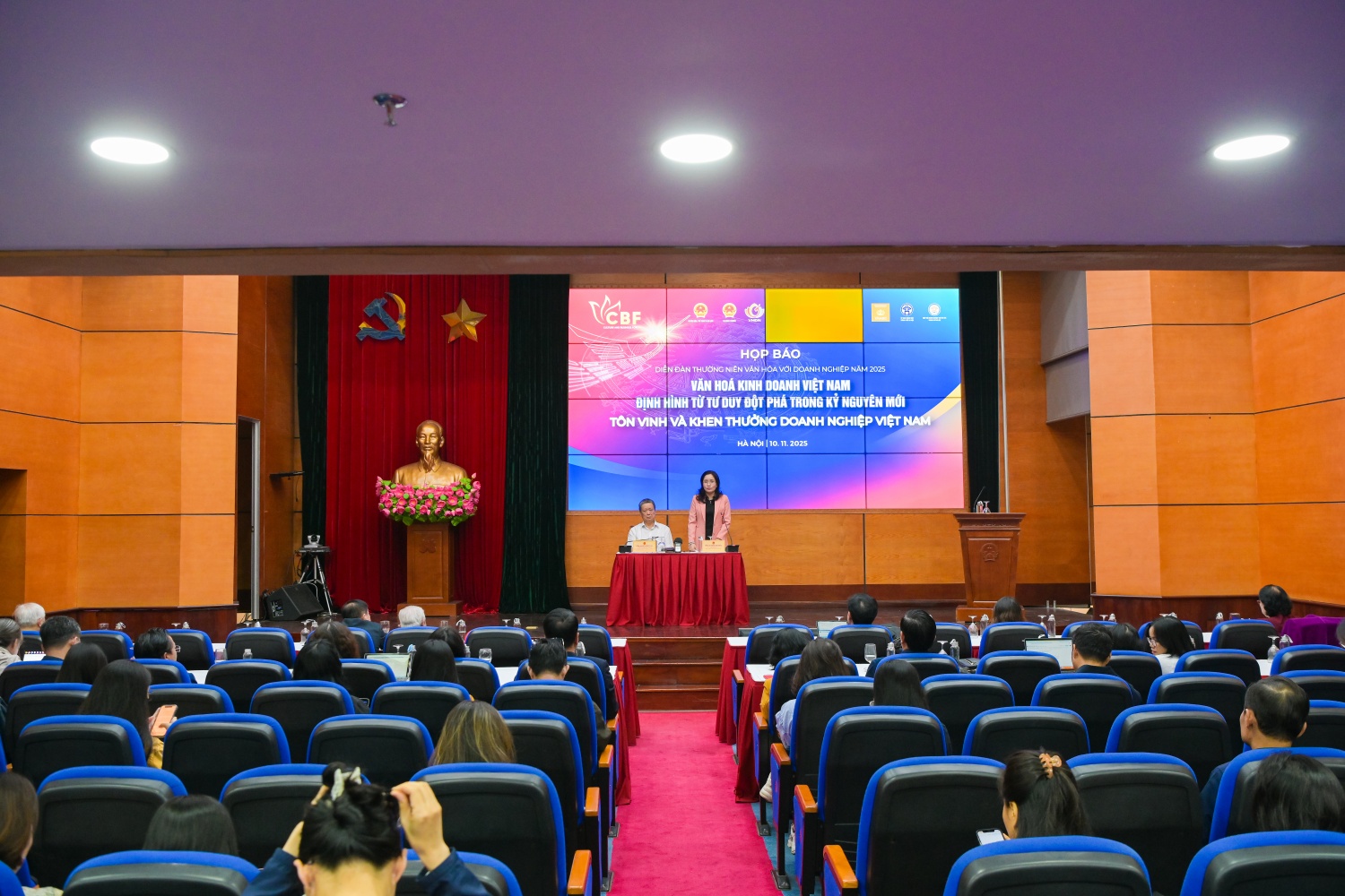 Toàn cảnh buổi họp báo