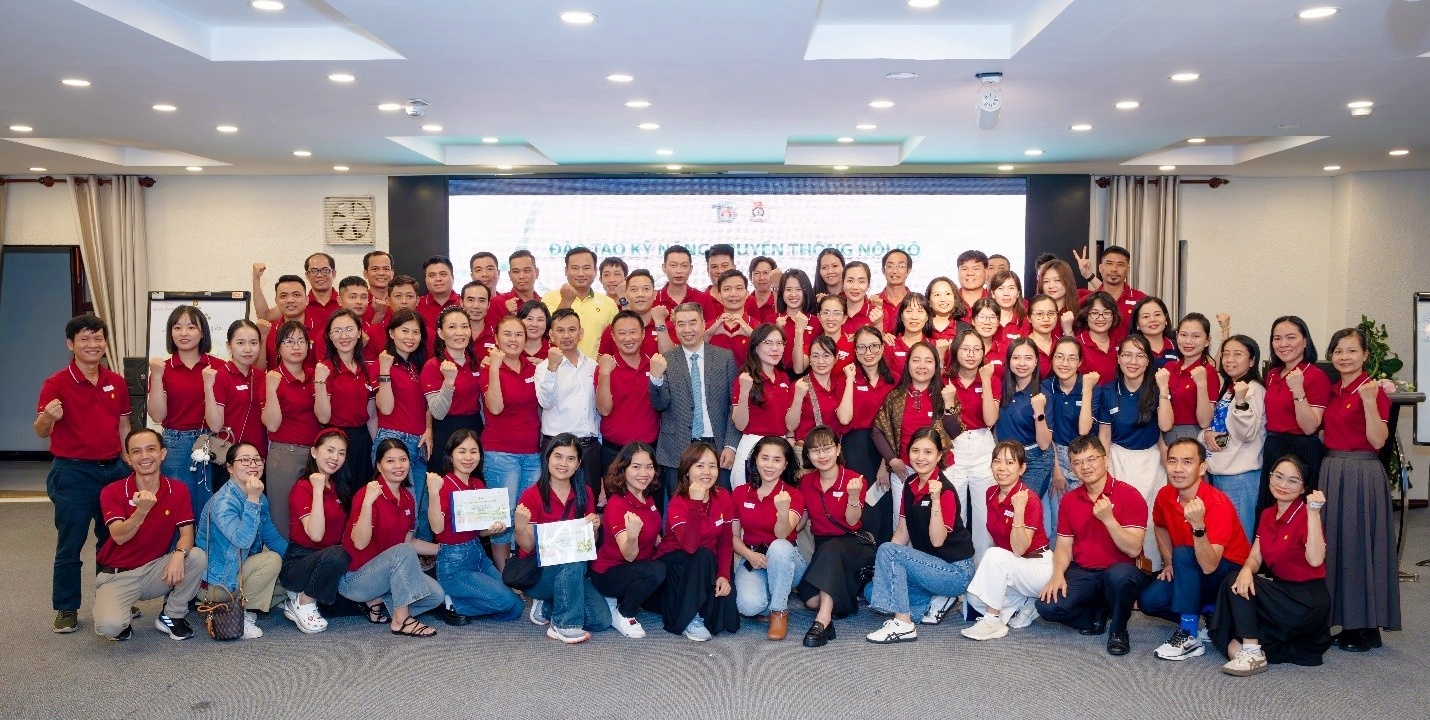 Tư duy truyền thông chủ động - Sức mạnh của người làm Văn hóa doanh nghiệp PVCFC Tư duy truyền thông chủ động - Sức mạnh của người làm Văn hóa doanh nghiệp PVCFC