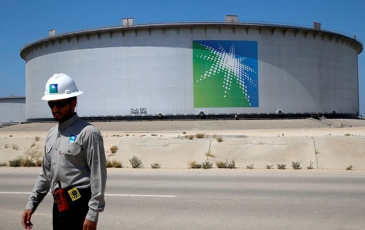 Giá dầu thô của Ả Rập Xê-út giảm vừa đủ để duy trì sức cạnh tranh