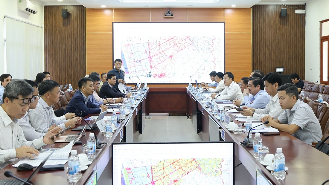 Tỉnh Cà Mau làm việc với EVNNPT về triển khai các dự án truyền tải điện