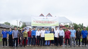 PVCFC tài trợ chiếu sáng nông thôn bằng năng lượng, giảm rủi ro điện vùng sông nước