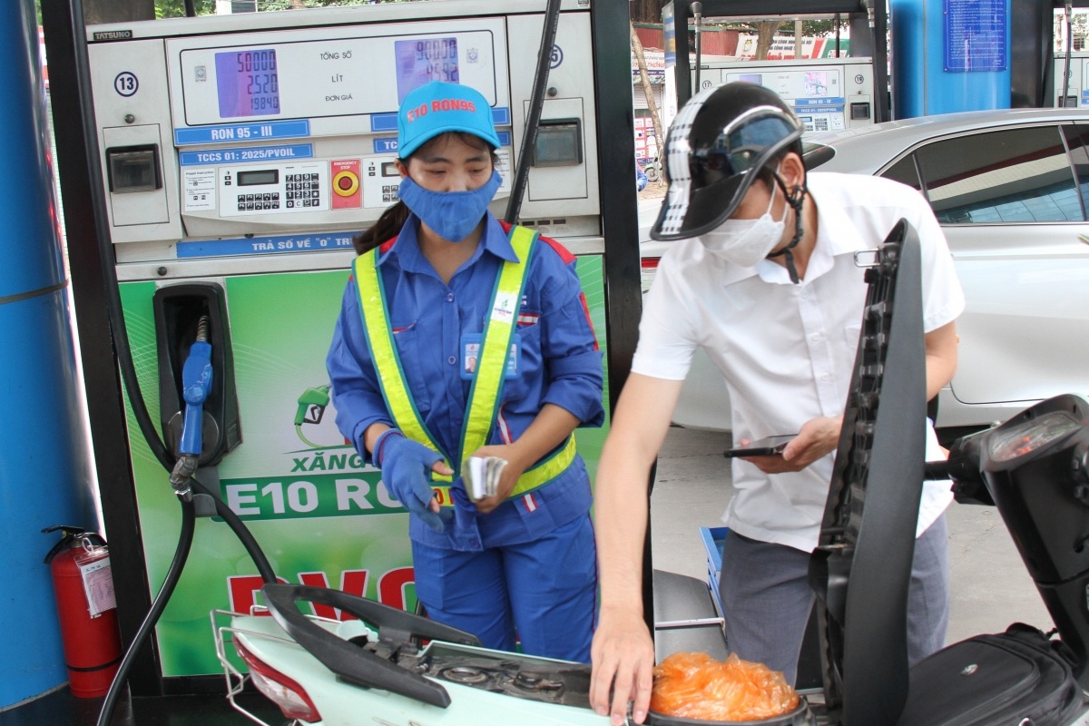 Giá xăng, dầu đồng loạt tăng từ 15h ngày 13/11