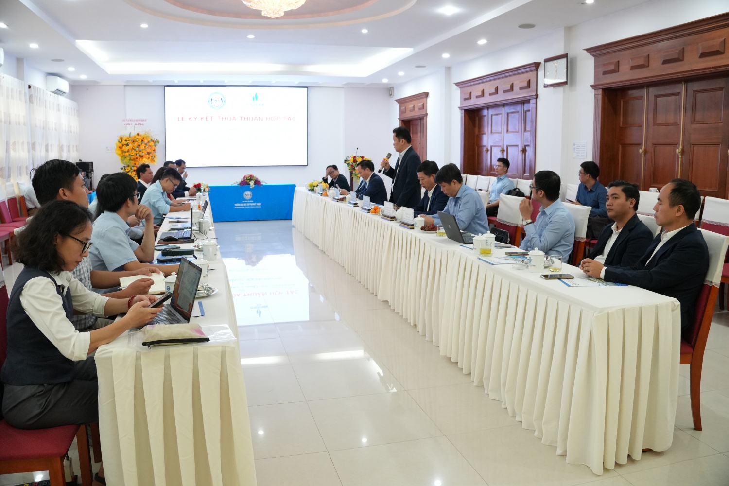 Toàn cảnh lễ ký kết thoả thuận hợp tác giữa BSR và UTE