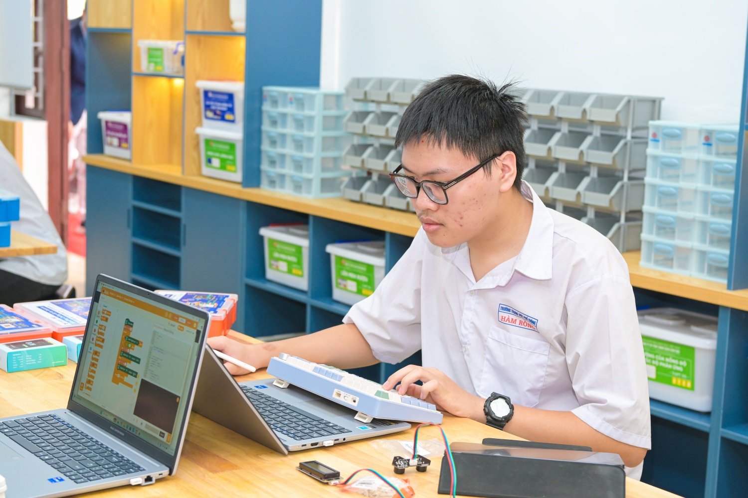 [Chùm ảnh] Petrovietnam khánh thành hai phòng thực hành STEM tại Thanh Hóa