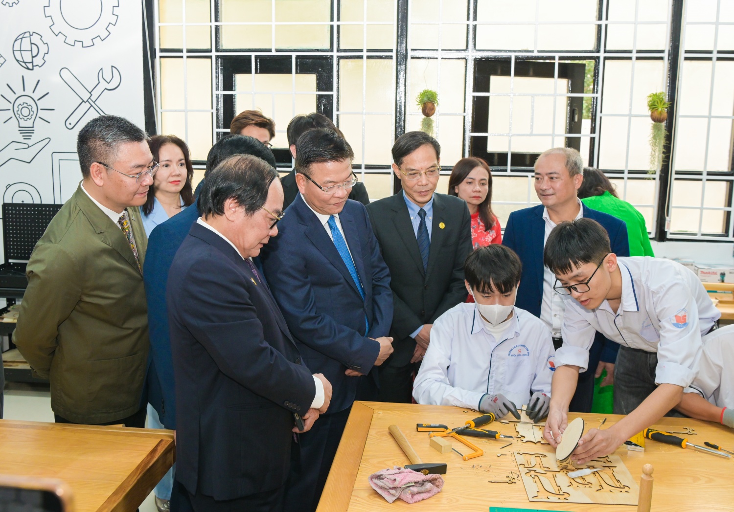 [Chùm ảnh] Petrovietnam khánh thành hai phòng thực hành STEM tại Thanh Hóa