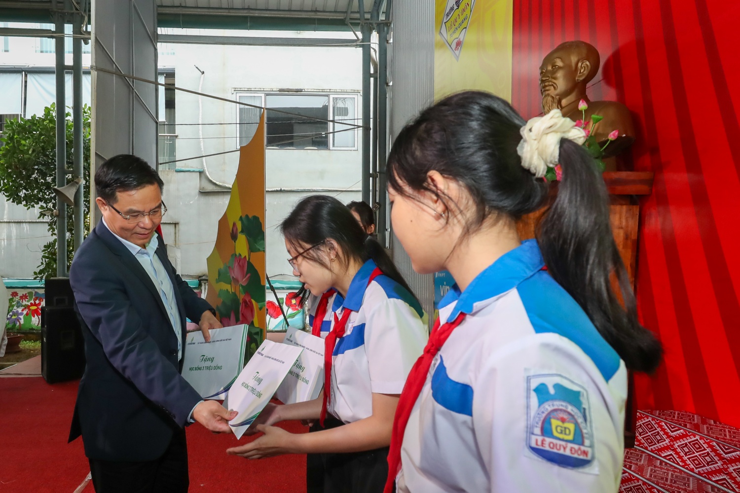 [Chùm ảnh] Một bước tiến đầy tự hào: Khánh thành Phòng STEM tại Tuyên Quang