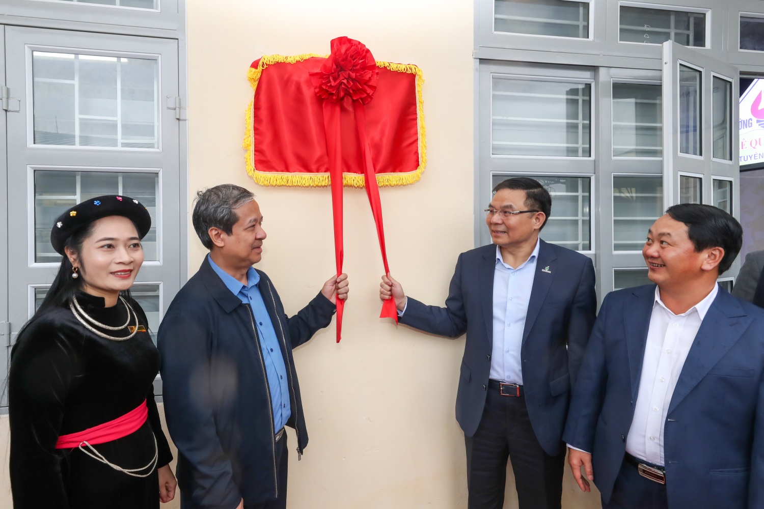 [Chùm ảnh] Một bước tiến đầy tự hào: Khánh thành Phòng STEM tại Tuyên Quang