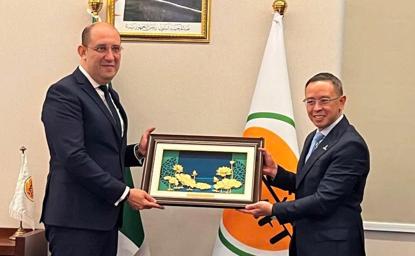 Petrovietnam làm việc với Cục Quản lý thẩm định và tối ưu tài nguyên Dầu khí Algeria Petrovietnam làm việc với Cục Quản lý thẩm định và tối ưu tài nguyên Dầu khí Algeria